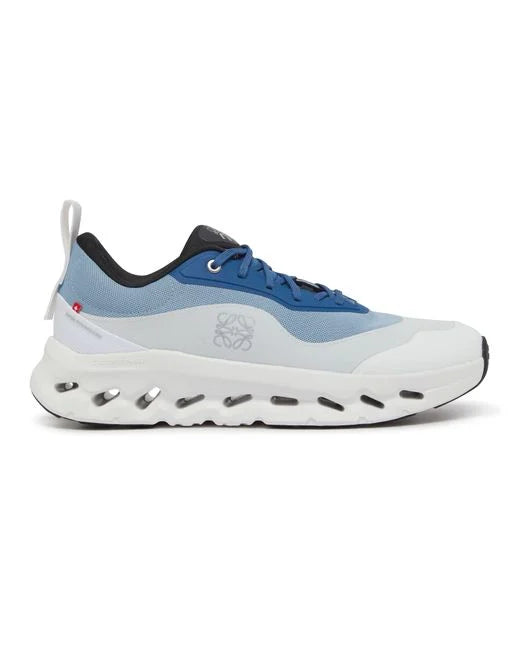 ON X LOEWE Bleu et blanche